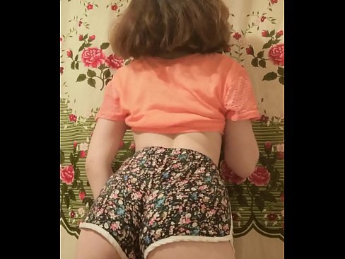 ❤️ Szexi fiatal csaj vetkőzteti le a rövidnadrágját a kamera előtt. ️❌ Minőségi pornó at hu.doujin-sexy.ru ❤